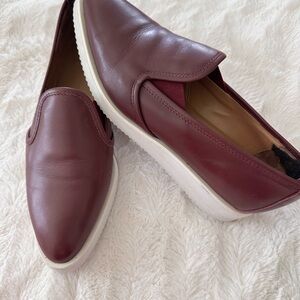 Everlane Brown and White Flats & Loafers